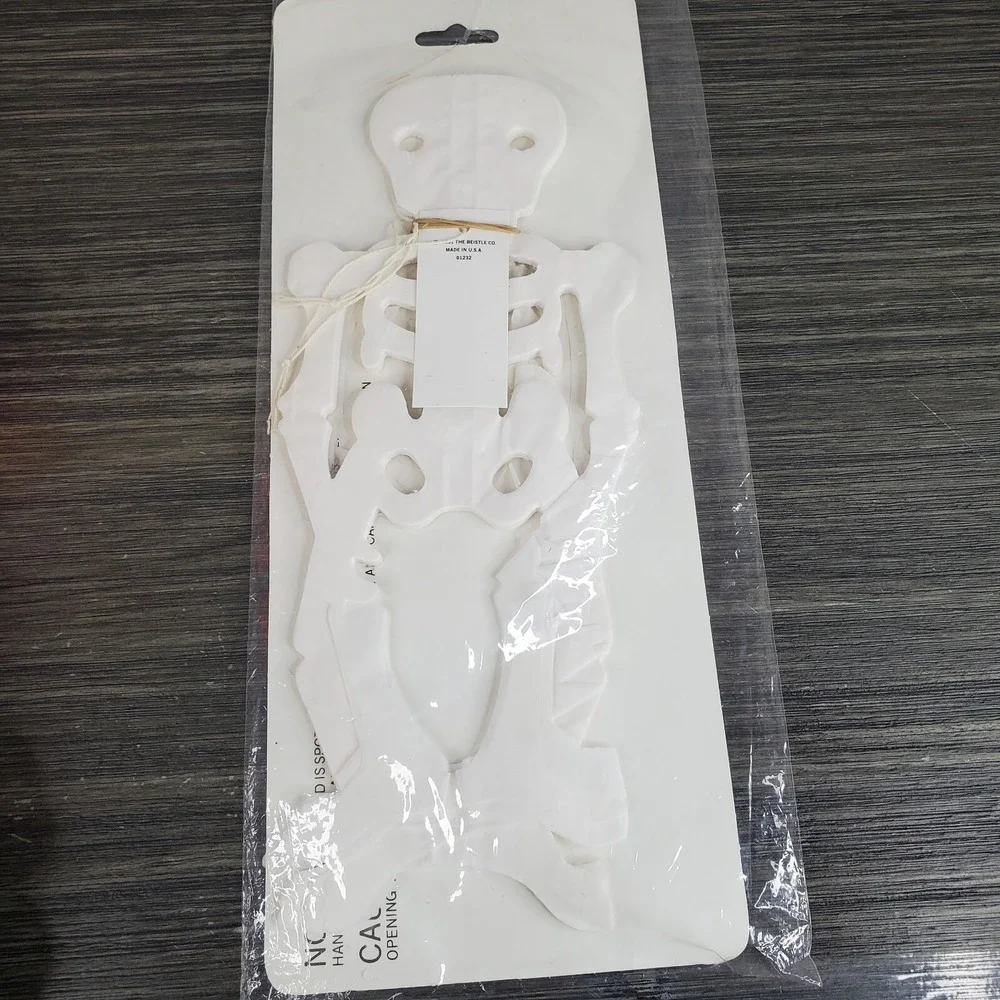 NOS Beistle Halloween Decoration Skeleton‎ Garland White Tissue 1991 11.5